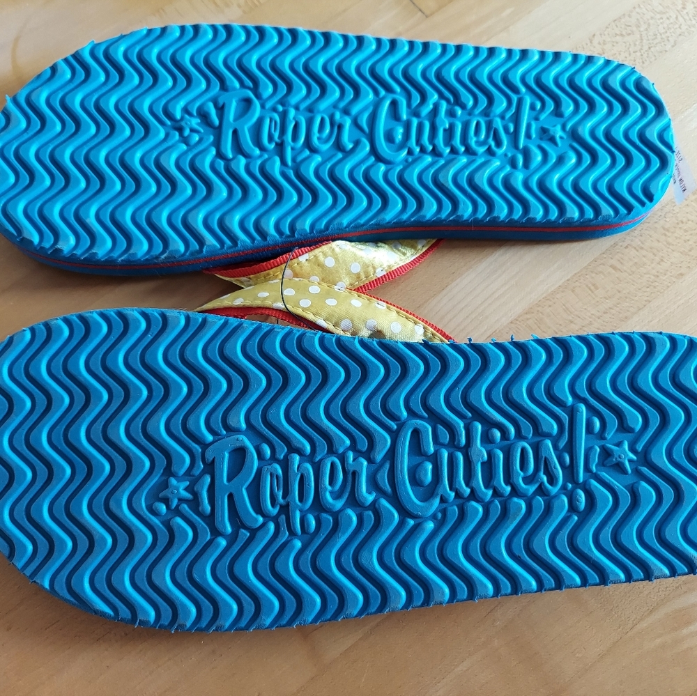 Flip flops - Picture 2 of 4